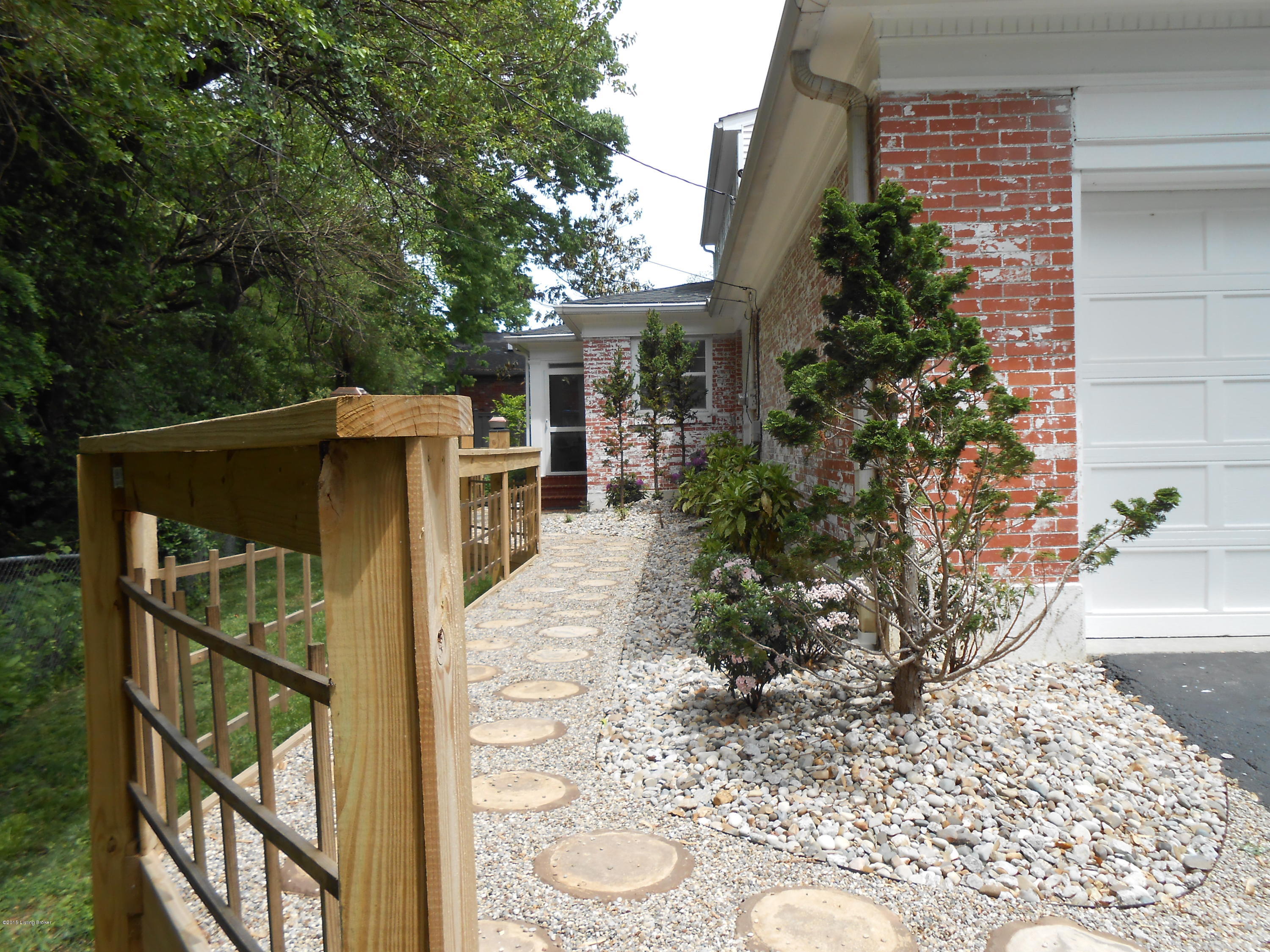 3205 Beals Branch Road Louisville, KY 40206 - Photo 6 of 18 Beals Branch rear walkway