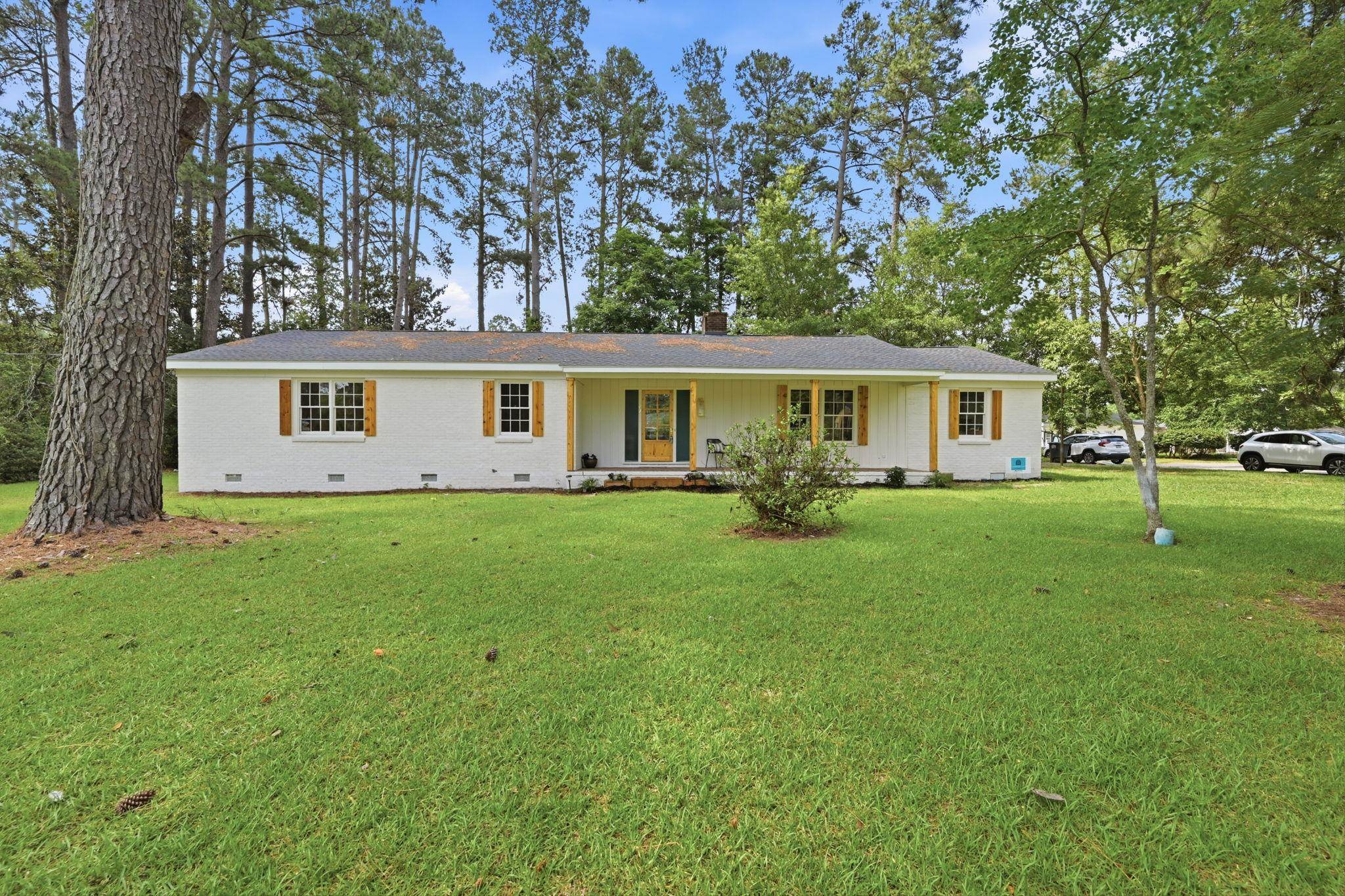 302 Azalea Street Mullins, SC 29574 - Photo 1 of 54