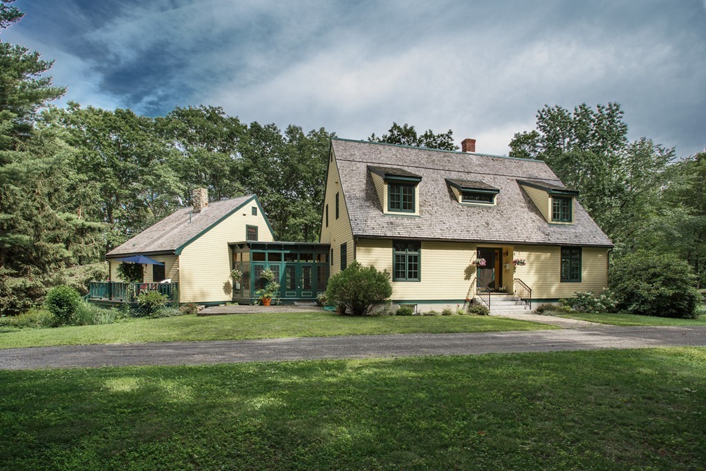 79 East Princeton Road Princeton, MA 01541 - Photo 1 of 30 a front view of a house with garden