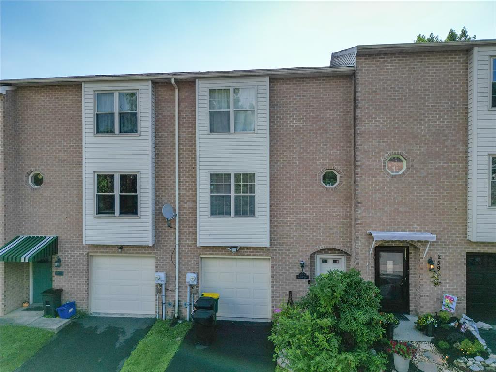 257 Ridgeview Drive Alburtis, PA 18011 - Photo 1 of 24 Welcome to 257 Ridgeview Dr. Alburtis!