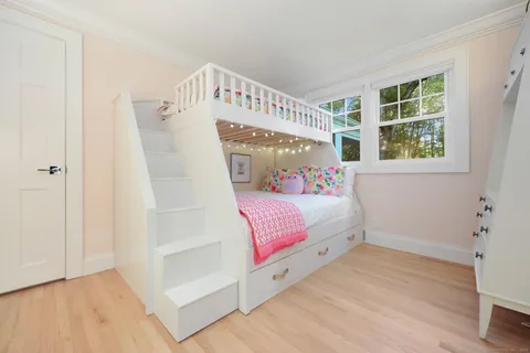 $1,325,000 | 111 Old Easton Turnpike, Weston, CT 06883