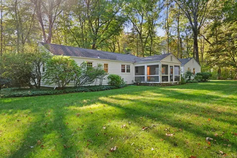 $1,325,000 | 111 Old Easton Turnpike, Weston, CT 06883