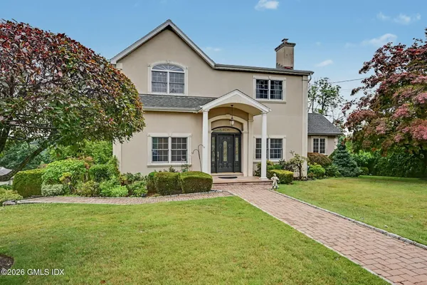 $1,895,000 | 52 Francis Lane, Greenwich, CT 06831