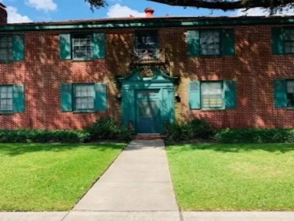$1,250 | 2590 Mcfaddin Avenue, Beaumont, TX 77702