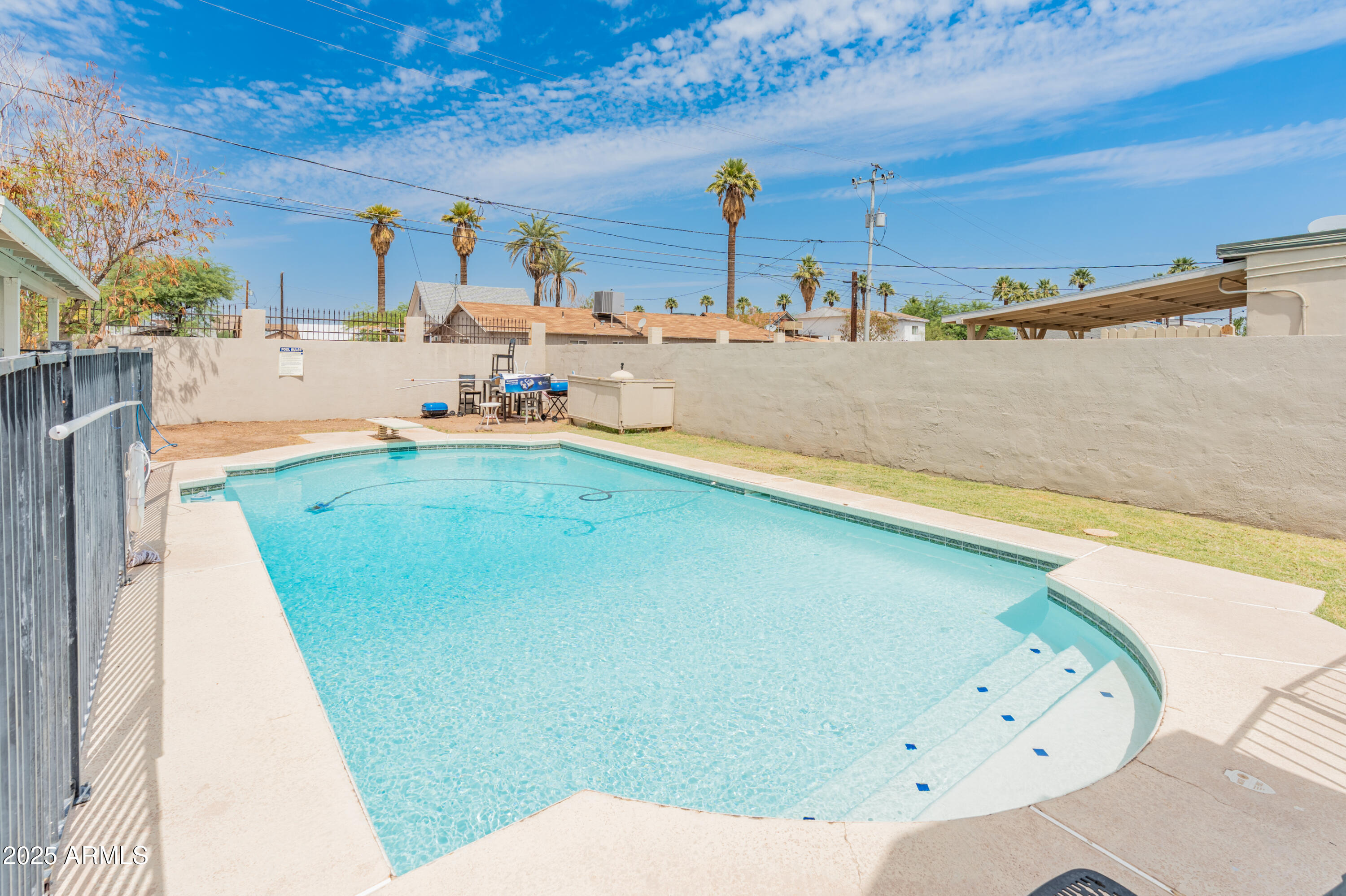 122 North 9th Avenue Phoenix, AZ 85007 - Photo 31 of 43 a view of a swimming pool