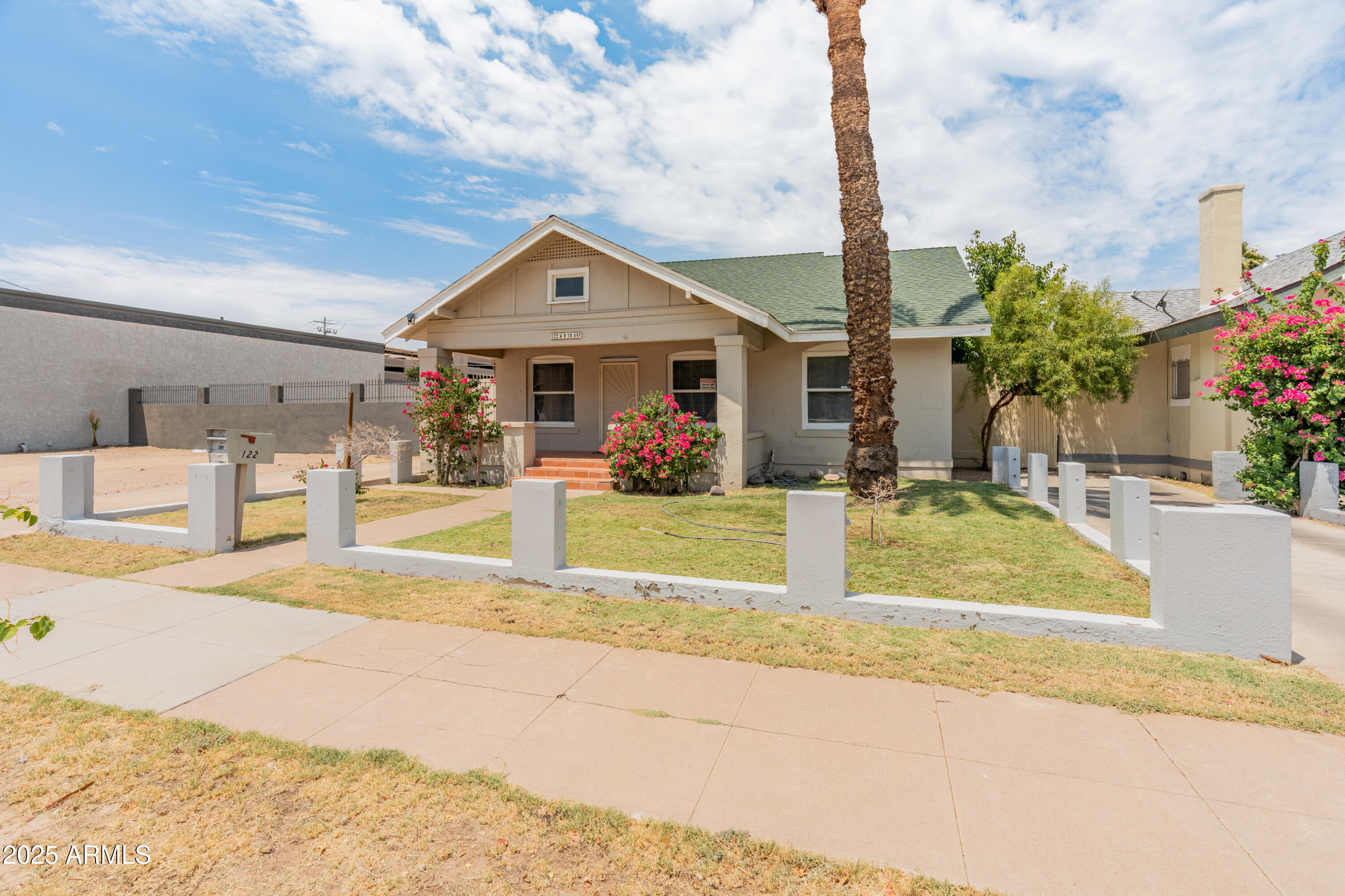 122 North 9th Avenue Phoenix, AZ 85007 - Photo 36 of 43 a view of backyard of the house