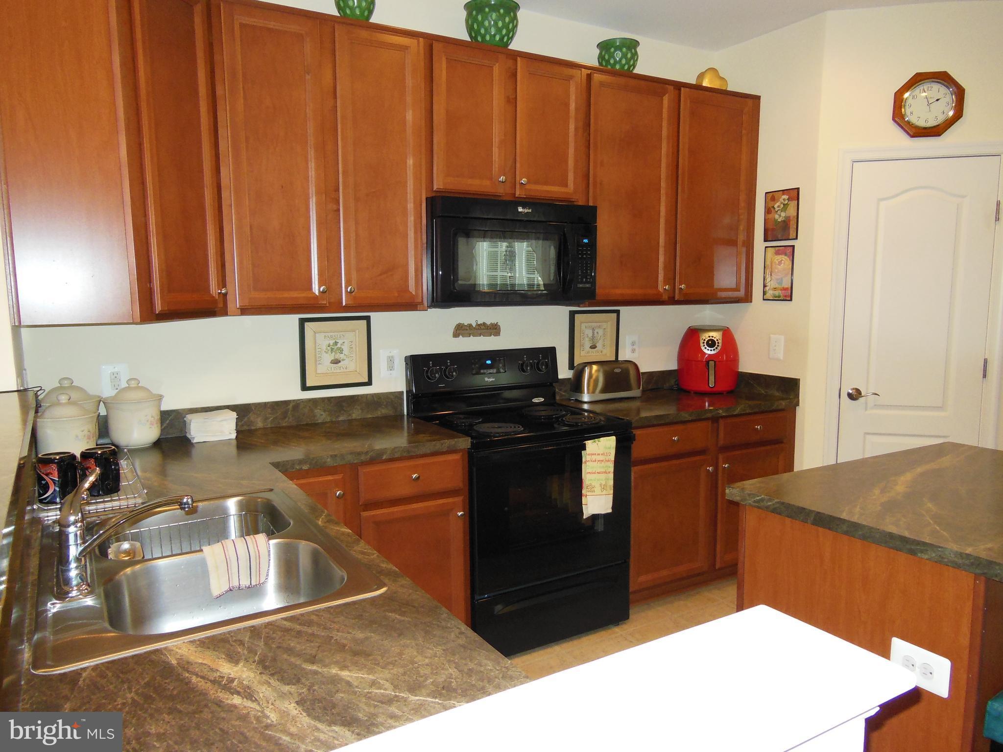 122 Ran Rue Drive Martinsburg, WV 25403 - Photo 5 of 30 Kitchen