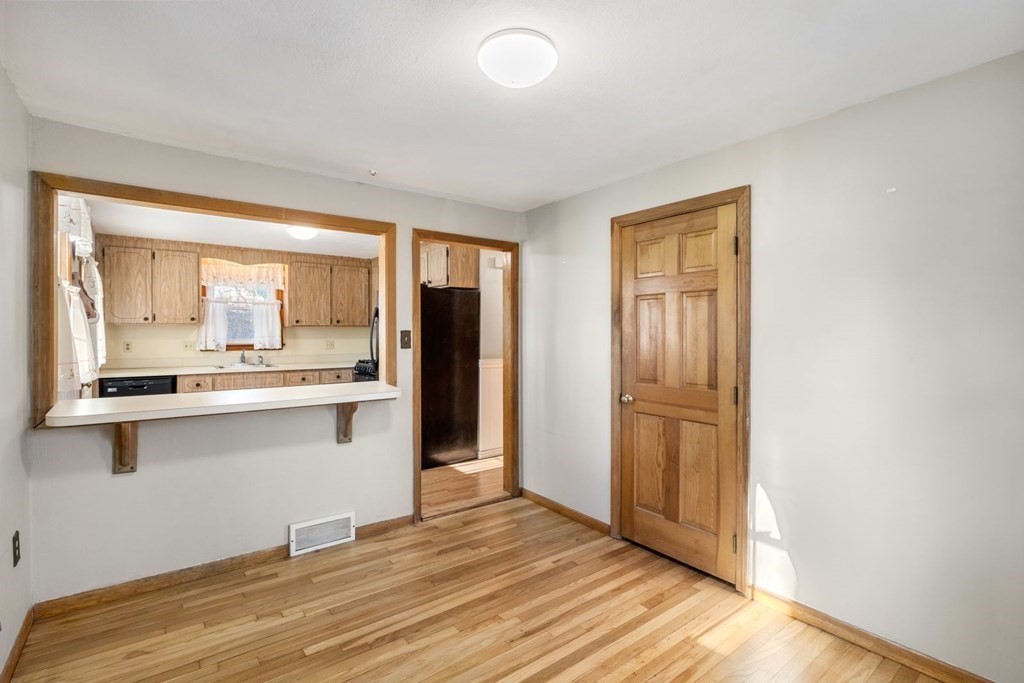 15 Hawthorne Road Holbrook, MA 02343 - Photo 6 of 24 Gallery Image 6