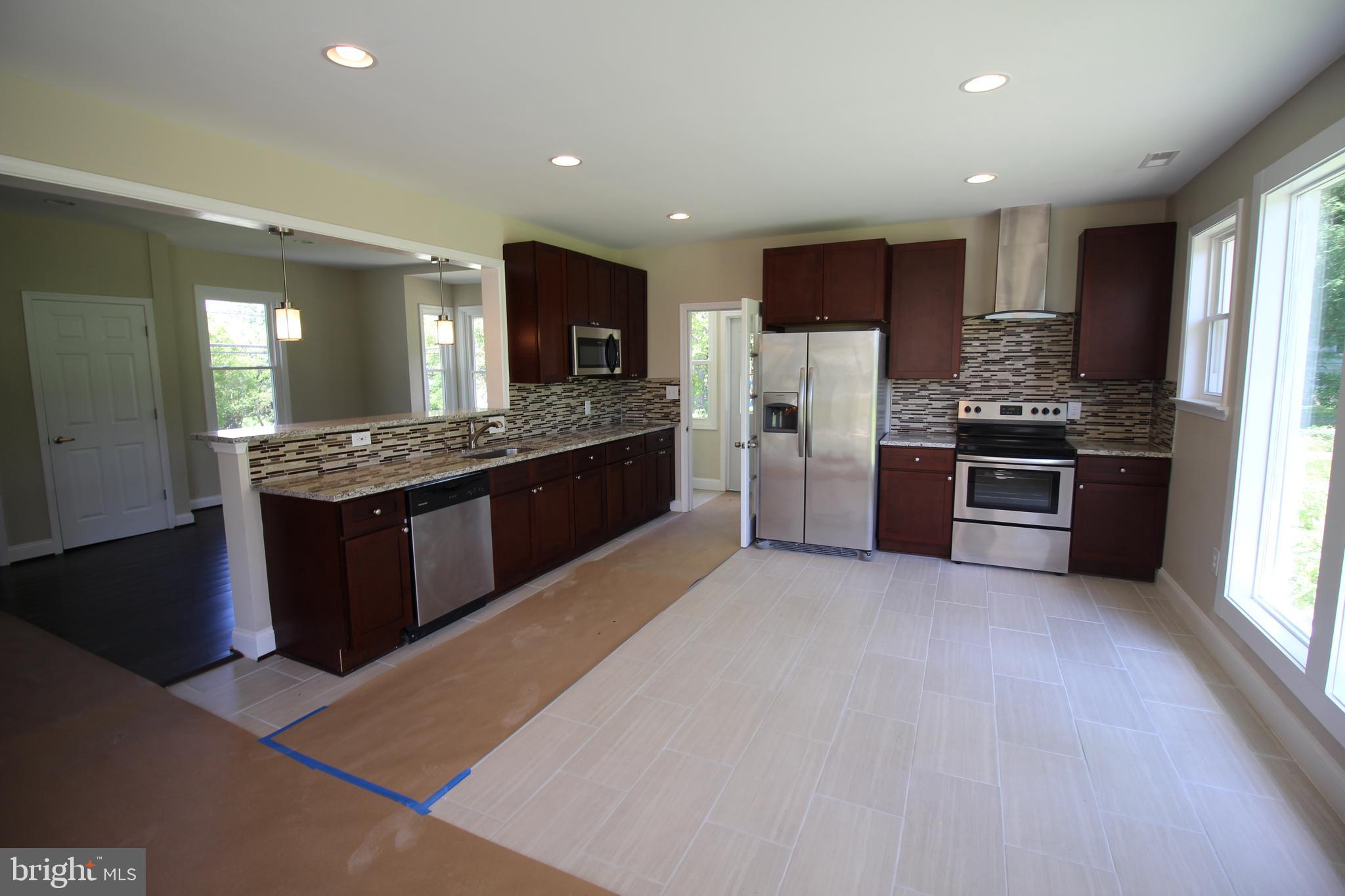 18030 Barnesville Road Barnesville, MD 20838 - Photo 11 of 39 Kitchen