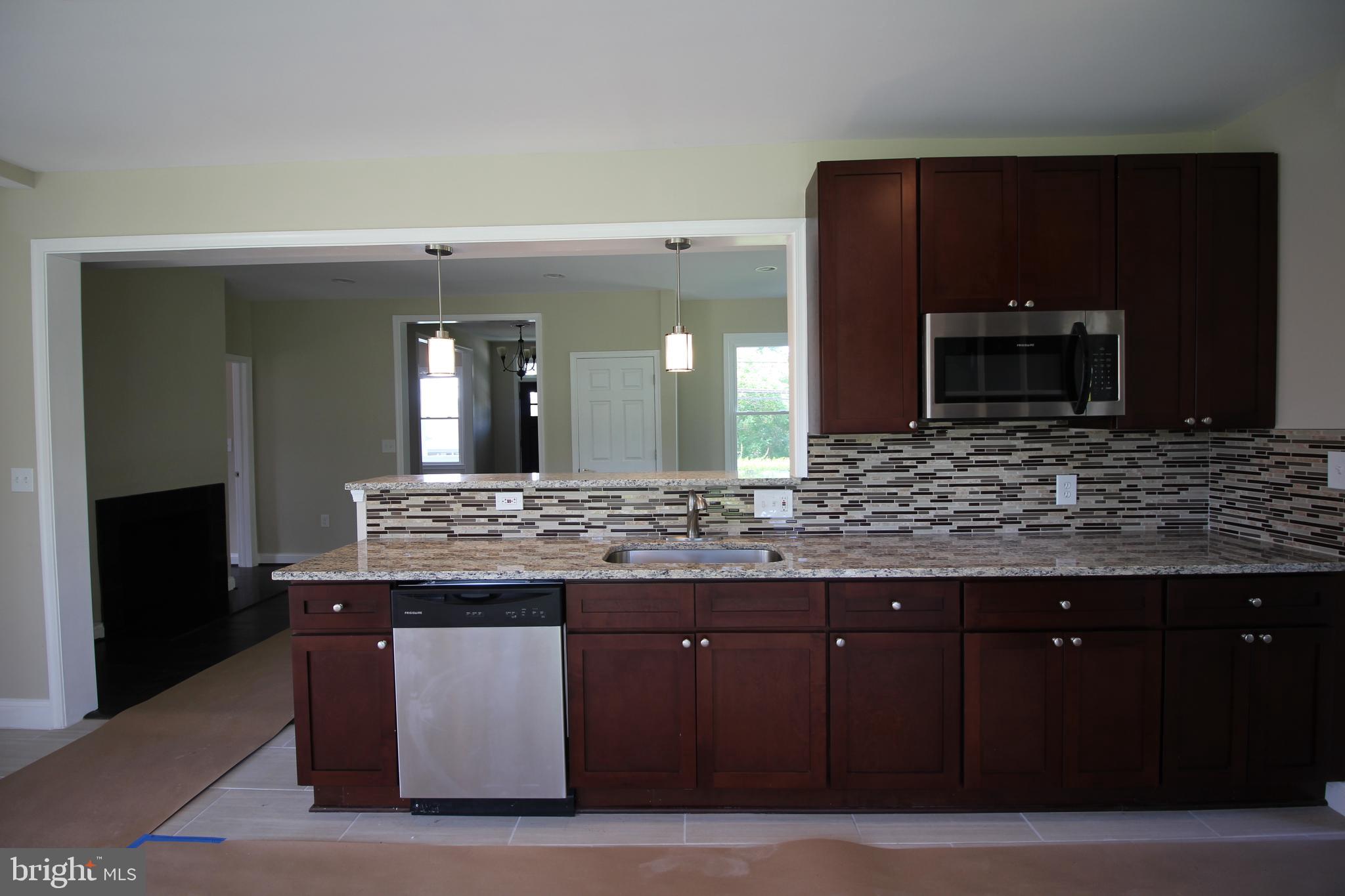 18030 Barnesville Road Barnesville, MD 20838 - Photo 12 of 39 Kitchen