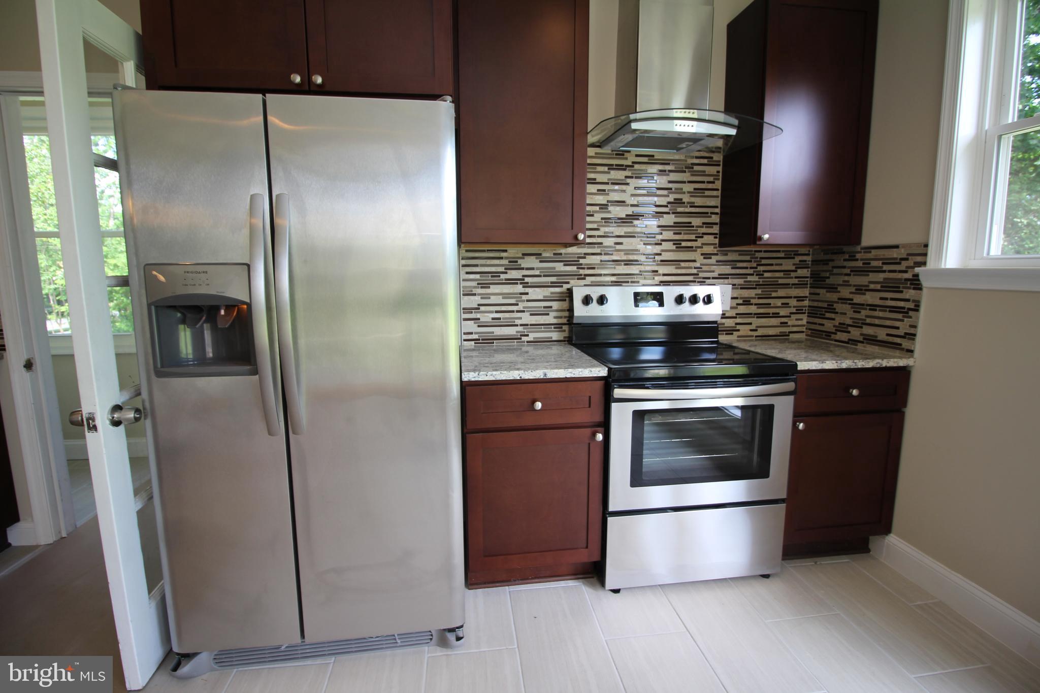 18030 Barnesville Road Barnesville, MD 20838 - Photo 13 of 39 New Appliances