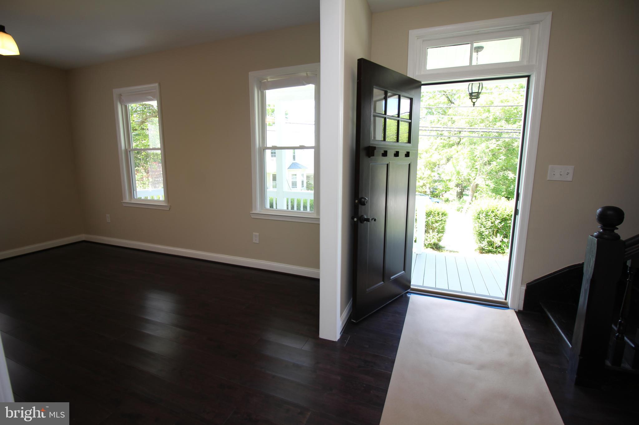 18030 Barnesville Road Barnesville, MD 20838 - Photo 5 of 39 Front Door Foyer and Living Room