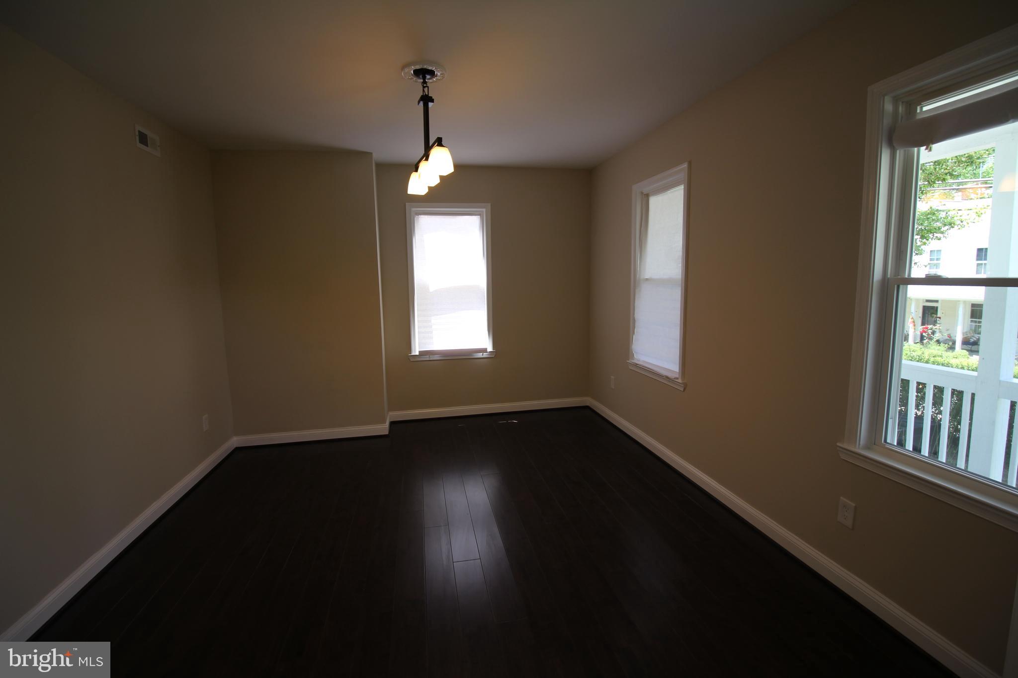 18030 Barnesville Road Barnesville, MD 20838 - Photo 6 of 39 Living Room