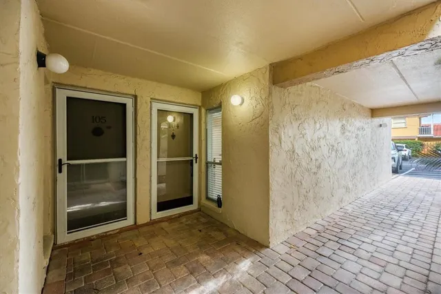 $500,000 | 845 Benjamin Franklin Drive, Unit 104, Sarasota, FL 34236