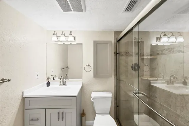 $500,000 | 845 Benjamin Franklin Drive, Unit 104, Sarasota, FL 34236