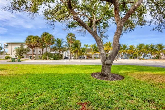 $500,000 | 845 Benjamin Franklin Drive, Unit 104, Sarasota, FL 34236
