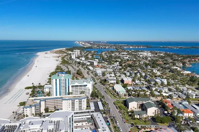 $500,000 | 845 Benjamin Franklin Drive, Unit 104, Sarasota, FL 34236