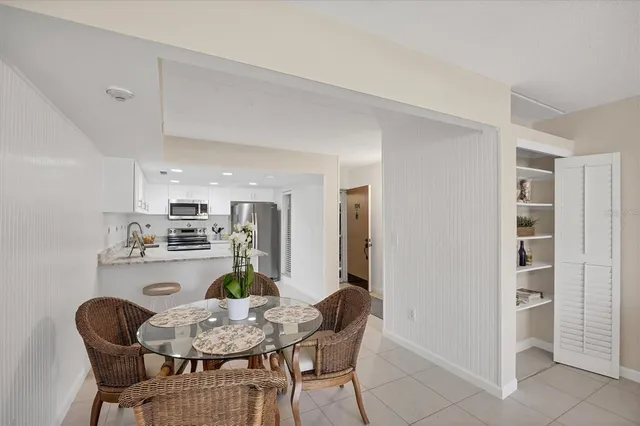 $500,000 | 845 Benjamin Franklin Drive, Unit 104, Sarasota, FL 34236