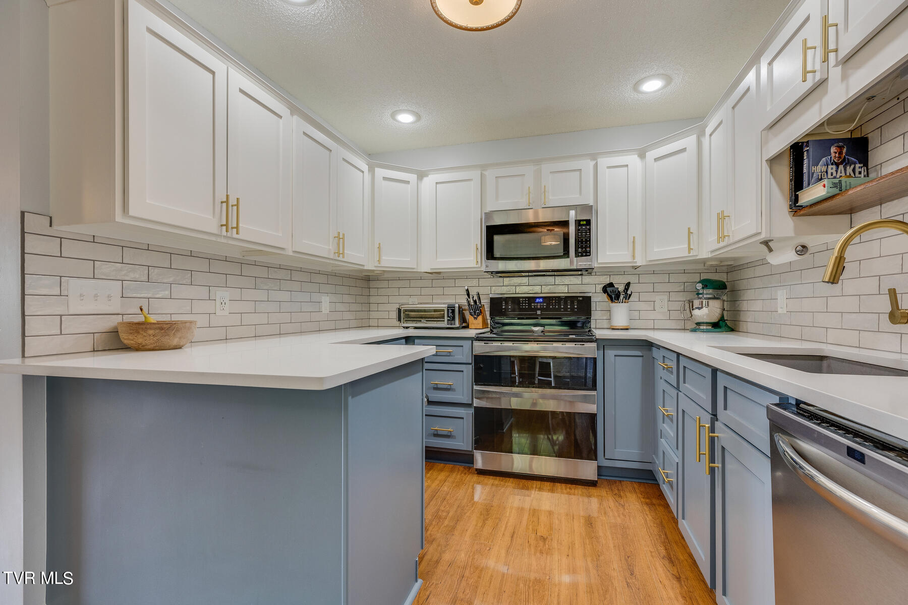 207 Eastern Star Road Kingsport, TN 37663 - Photo 13 of 38 012