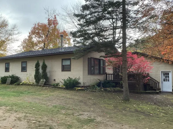 $160,000 | 313 Eastland Drive, Leroy, MI 49655