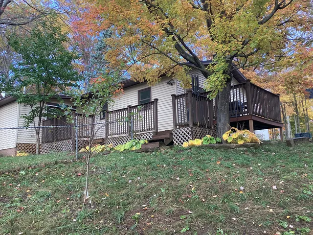 $160,000 | 313 Eastland Drive, Leroy, MI 49655