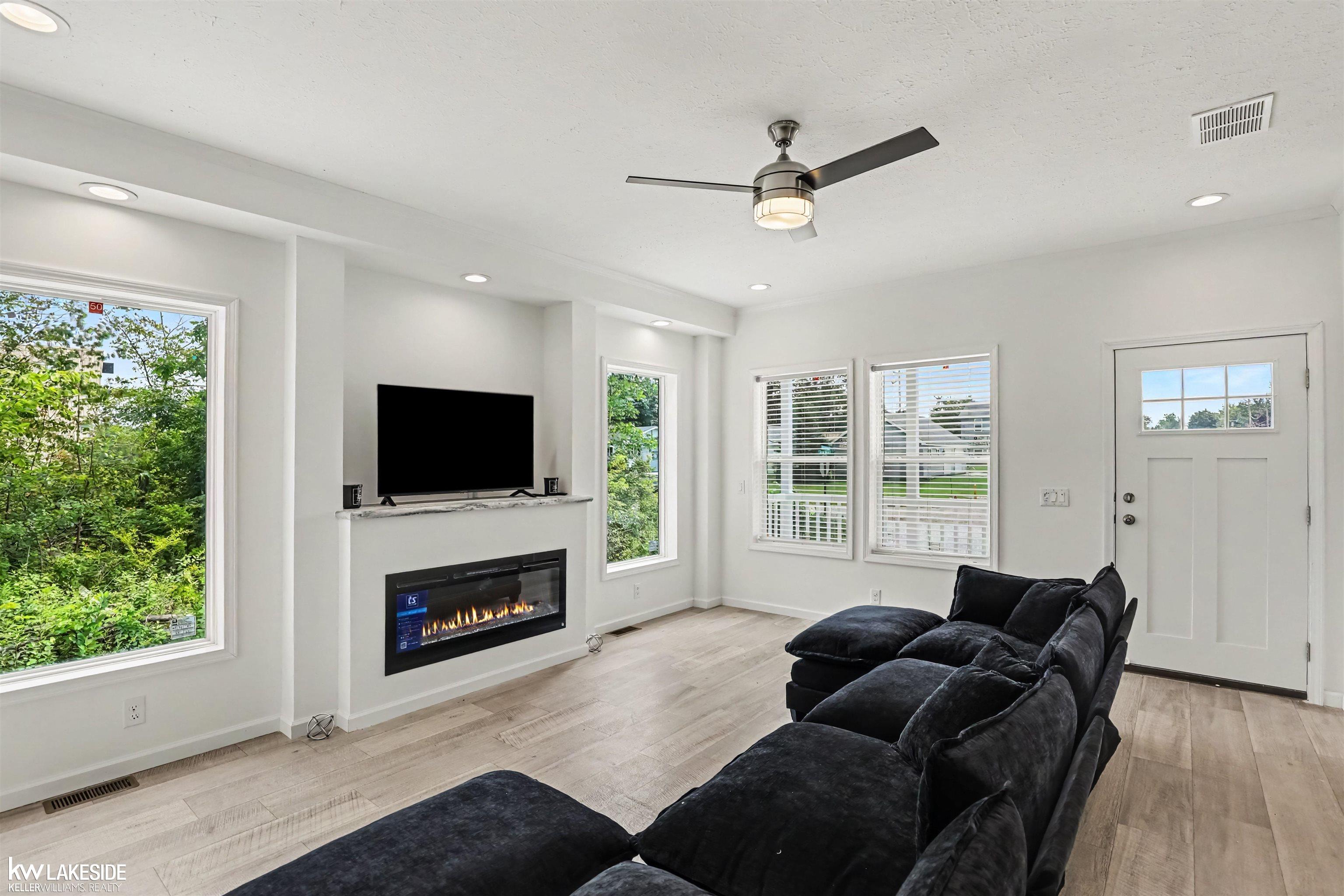7304 Birchtree Road Lexington, MI 48450 - Photo 6 of 30 50219280-fe9954d7-e5f3-48de-86ed-96e9506eadda.JPG