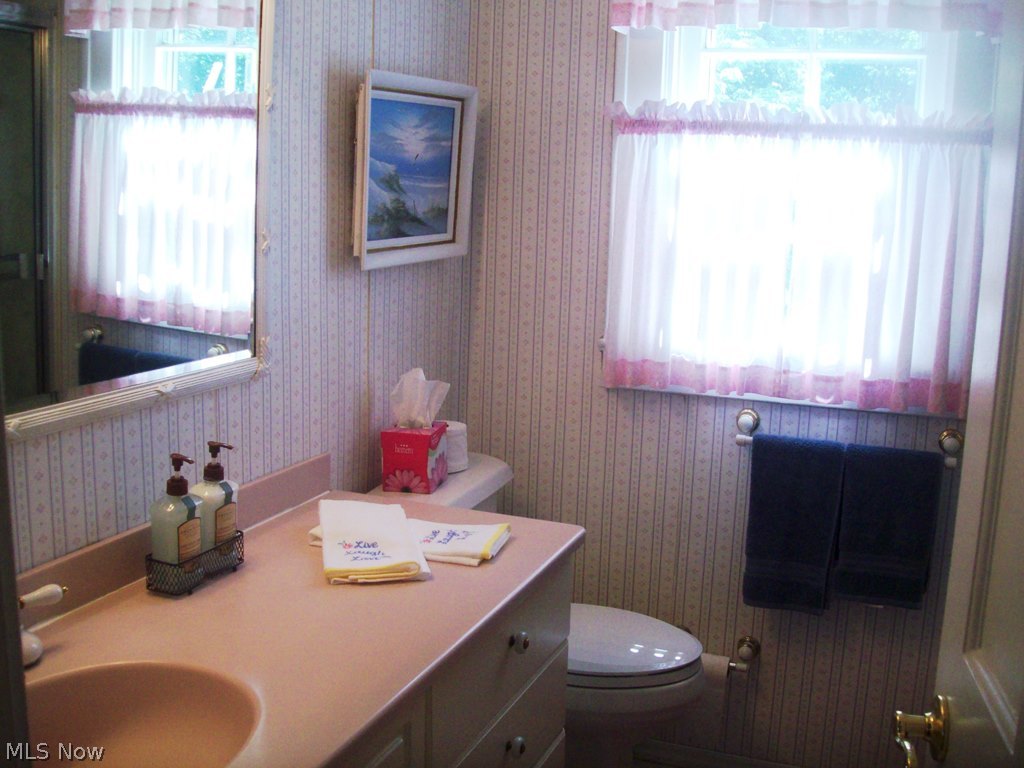 2736 Rockefeller Road Willoughby Hills, OH 44092 - Photo 15 of 22 FIRST FLOOR FULL BATH
