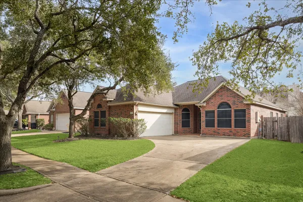 $2,200 | 119 Lissa Lane, Sugar Land, TX 77479
