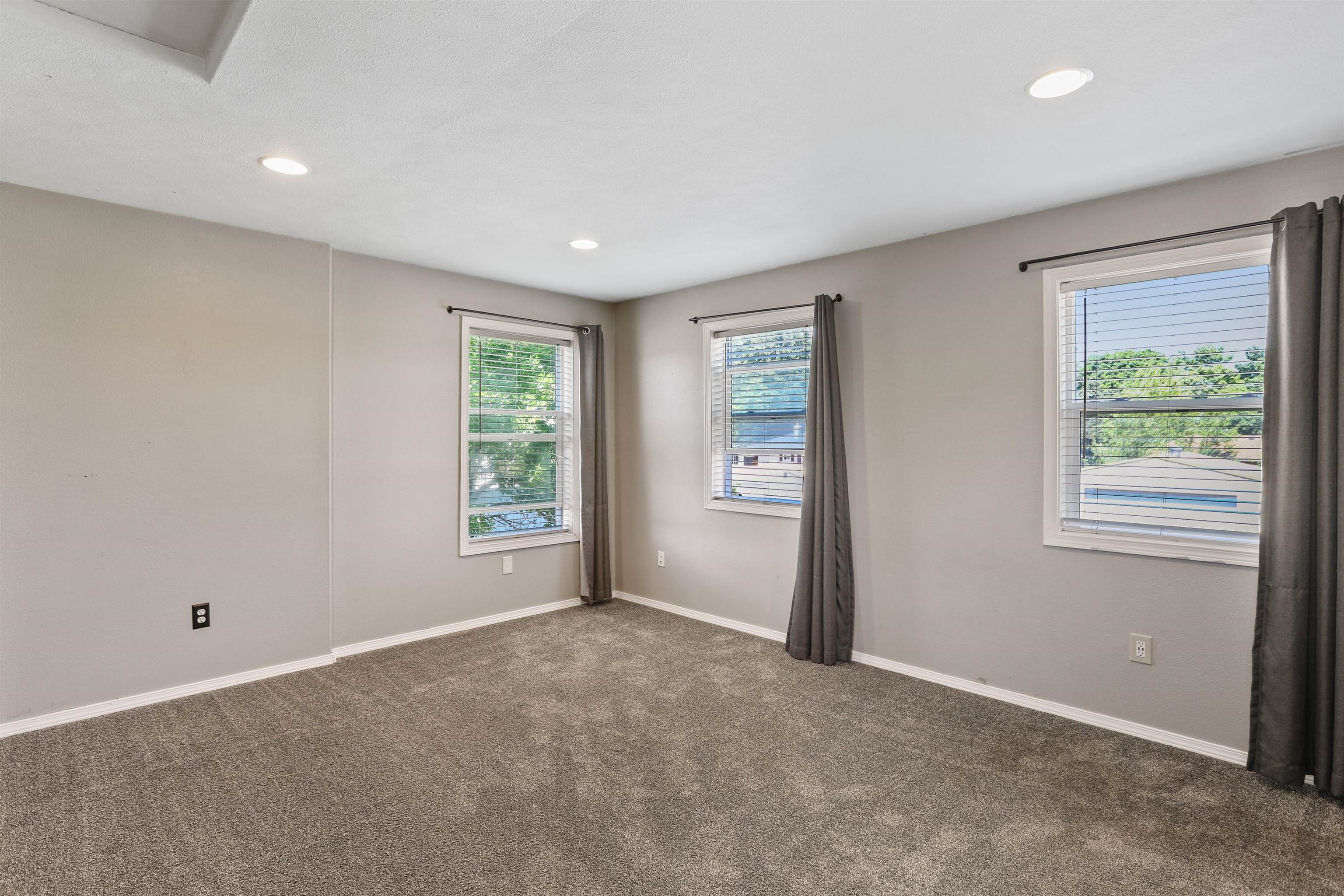 923 East Nebraska Avenue Spokane, WA 99208 - Photo 5 of 25