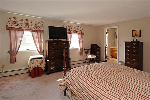 17 John Road Peabody, MA 01960 - Photo 18 of 28 Gallery Image 18