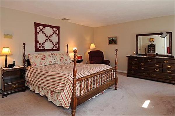 17 John Road Peabody, MA 01960 - Photo 19 of 28 Gallery Image 19