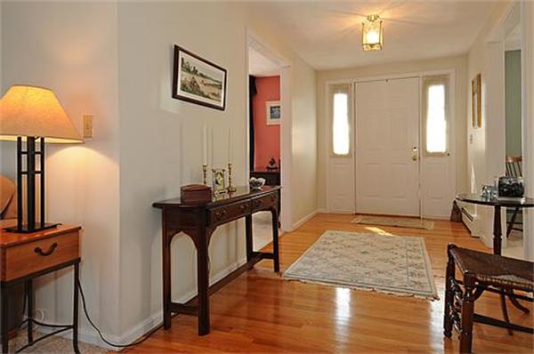 17 John Road Peabody, MA 01960 - Photo 3 of 28 Gallery Image 3
