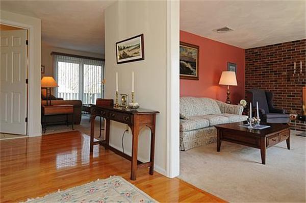 17 John Road Peabody, MA 01960 - Photo 5 of 28 Gallery Image 5