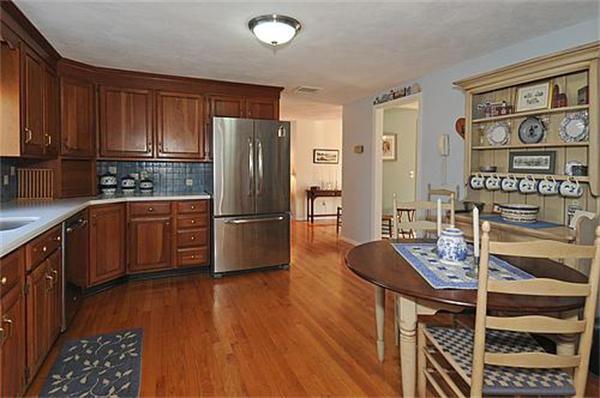 17 John Road Peabody, MA 01960 - Photo 6 of 28 Gallery Image 6