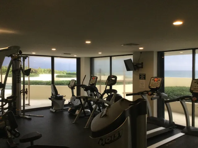 $3,800 | 5280 North Ocean Drive, Unit 5A, Singer Island, FL 33404