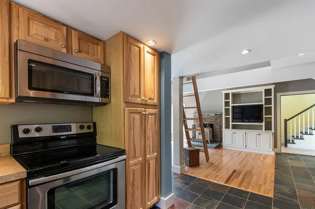 $2,650 | 1005 Lake Avenue, Sunapee, NH 03751