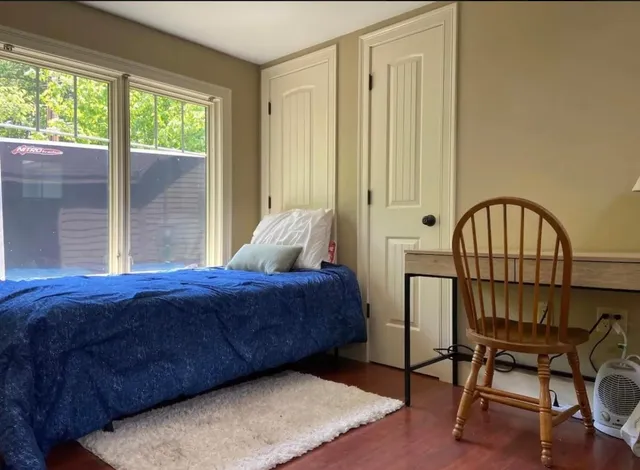 $2,650 | 1005 Lake Avenue, Sunapee, NH 03751