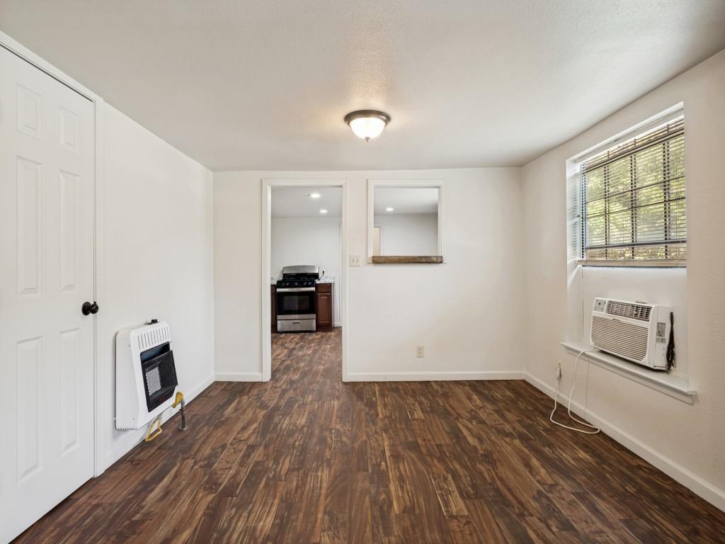 541 Denison Street Gainesville, TX 76240 - Photo 7 of 24 Gallery Image 7