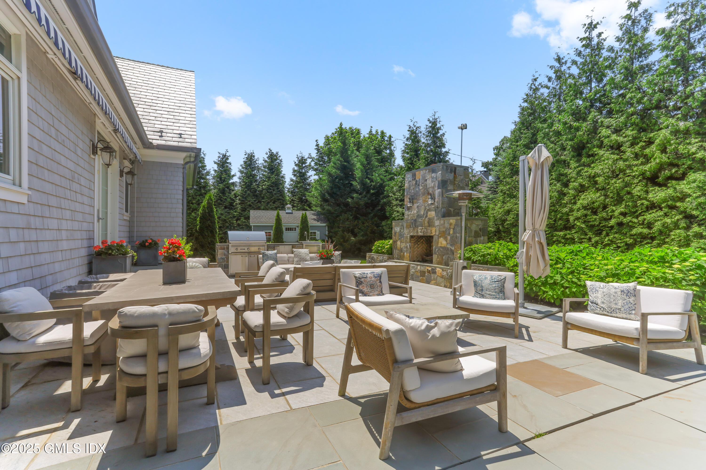154 Byram Shore Road Greenwich, CT 06830 - Photo 11 of 34 Dining Al Fresco