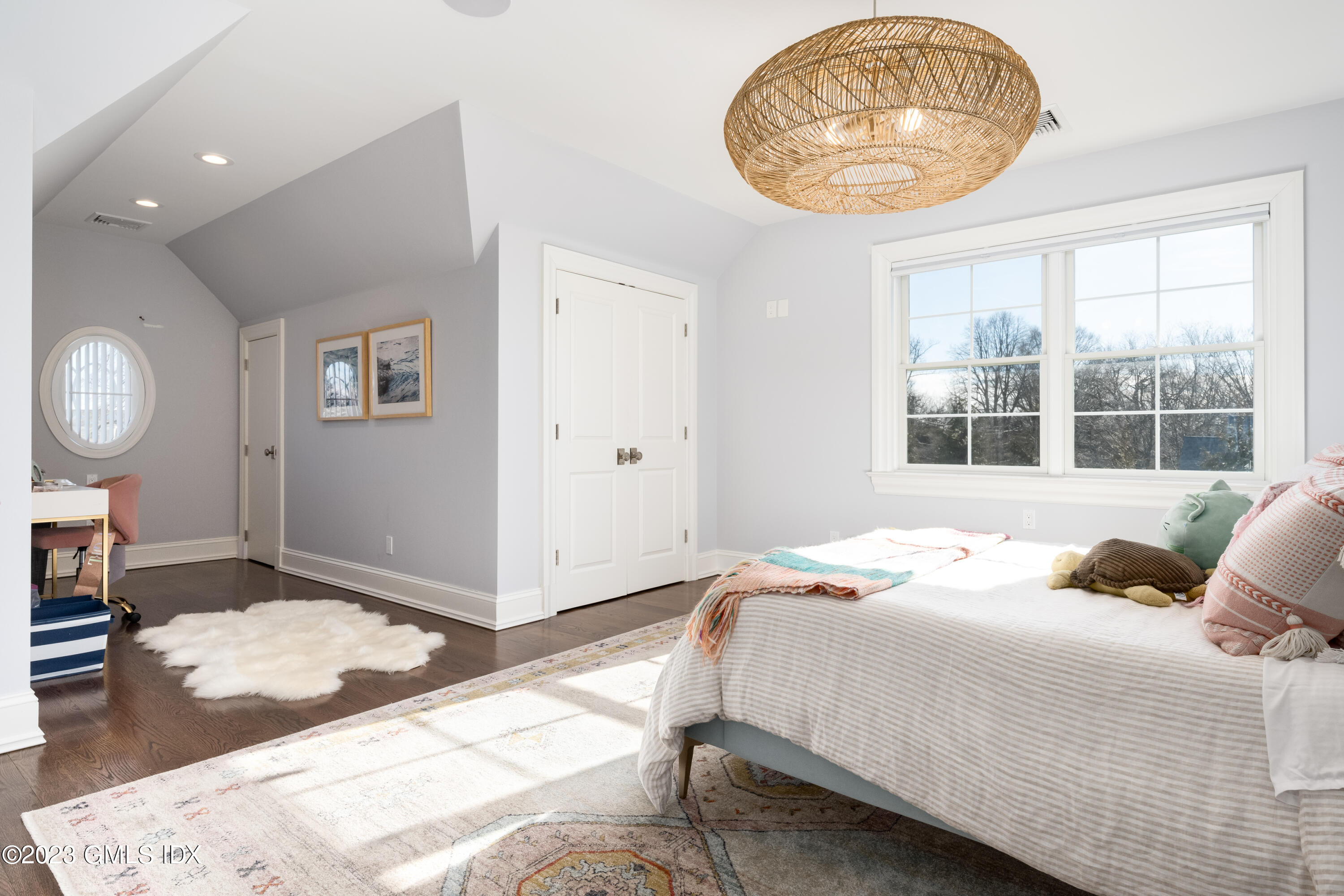 154 Byram Shore Road Greenwich, CT 06830 - Photo 18 of 34 Ensuite Bedroom