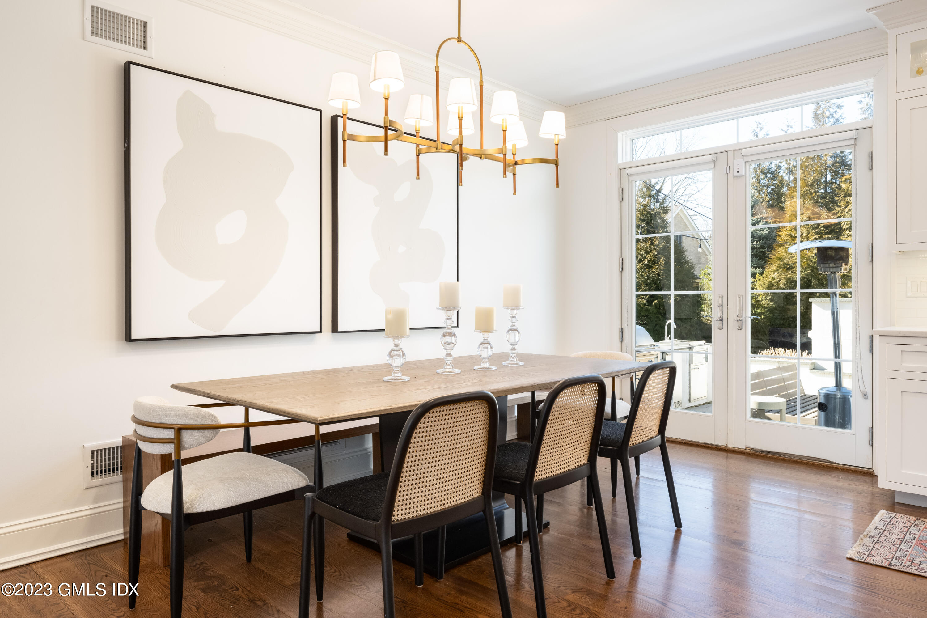 154 Byram Shore Road Greenwich, CT 06830 - Photo 10 of 34 Dining Area