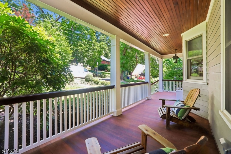 22 Oak Ridge Avenue Summit, NJ 07901 - Photo 3 of 38
