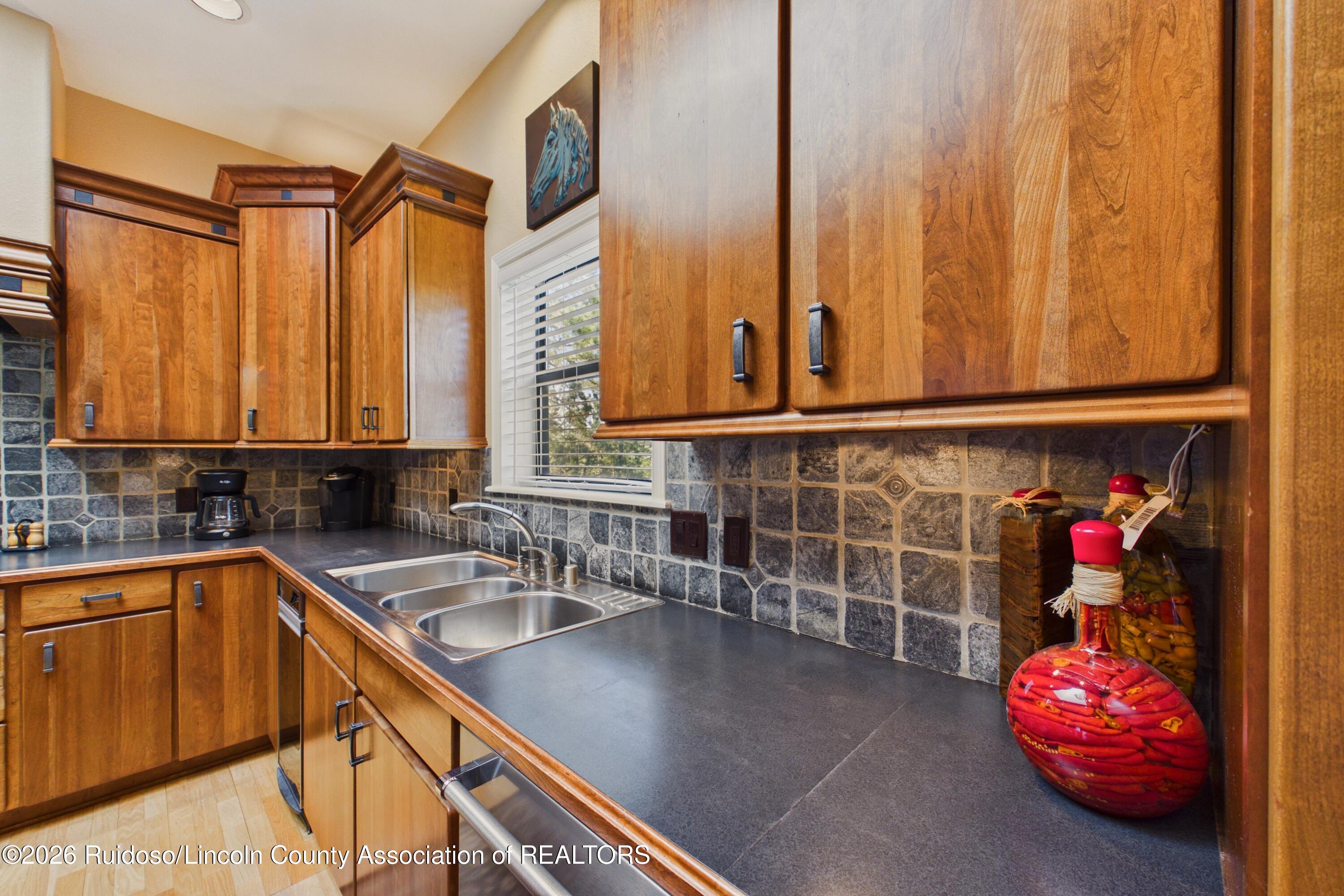 128 Pat Thompson Court Ruidoso, NM 88345 - Photo 27 of 71 Gallery Image 27