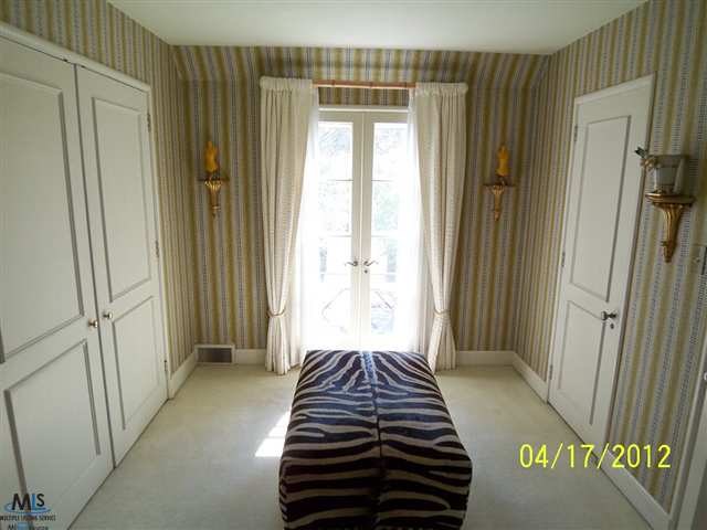 58 Merriweather Road Grosse Pointe, MI 48236 - Photo 24 of 30 31104811-23.JPG