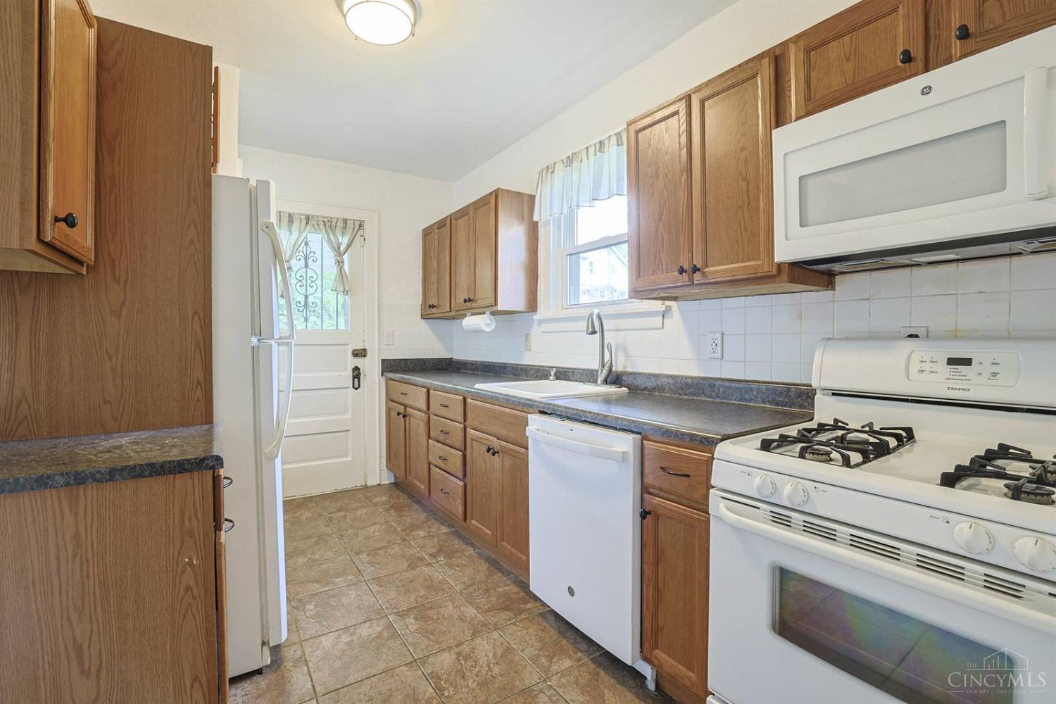 5719 Lester Road Cincinnati, OH 45213 - Photo 13 of 29