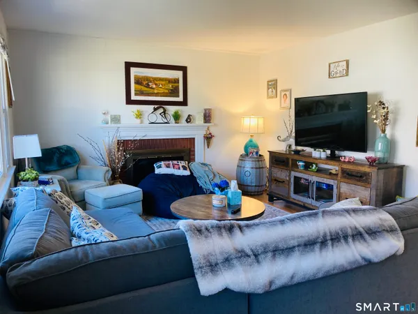 $2,950 | 16 Farview Avenue, Old Saybrook, CT 06475