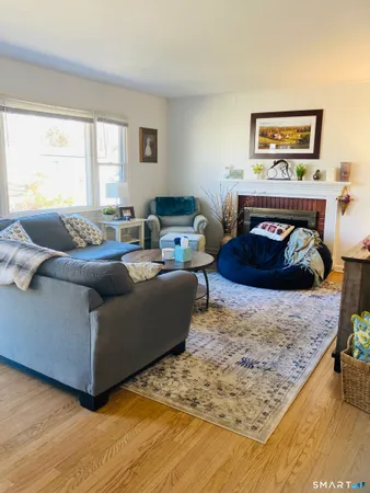 $2,950 | 16 Farview Avenue, Old Saybrook, CT 06475