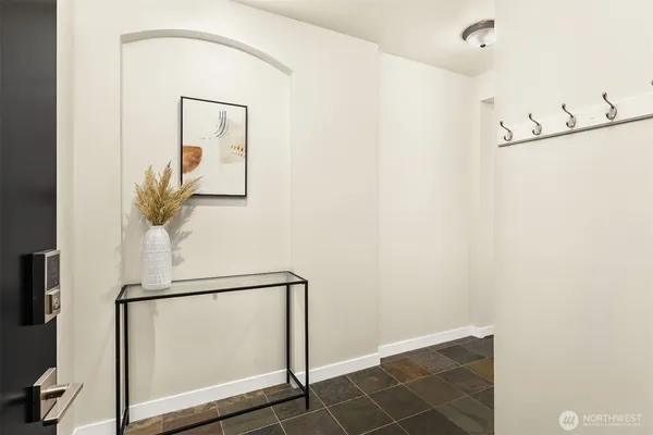 $499,000 | 530 4th Avenue West, Unit 107, Seattle, WA 98119