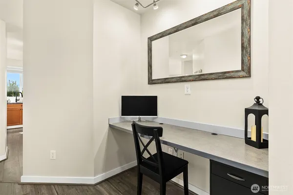 $499,000 | 530 4th Avenue West, Unit 107, Seattle, WA 98119