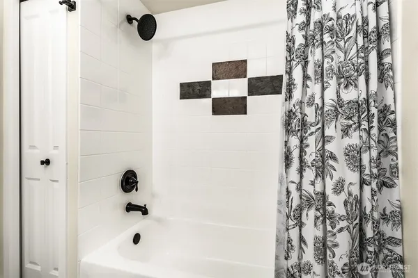 $499,000 | 530 4th Avenue West, Unit 107, Seattle, WA 98119